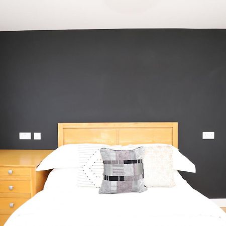 Luxurious Double Bedroom, Ensuite With Free Wifi. Oxford Bilik gambar